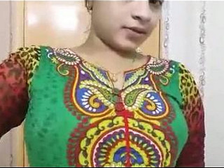 Desi bhabi showing nude body