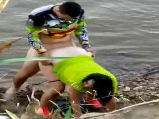 river side fuck caught in cam
