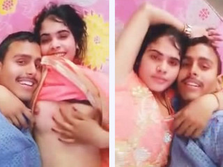 Desi randi GF cute boobs sucks her lover