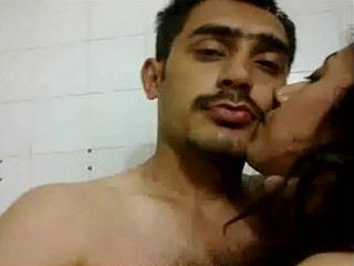 Desi young Couple Hot Kiss on Cam