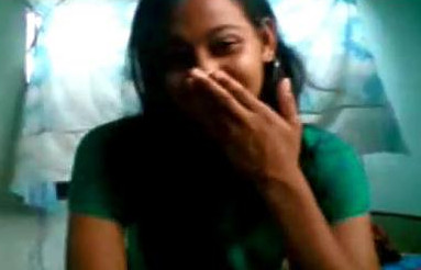Shy desi Girl Exposes Her Small Tits….