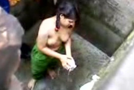Desi girl bathing nude nice boobs captured by hidden cam