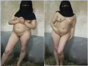 Today Exclusive- Sexy Arab Girl Showing Nude Body