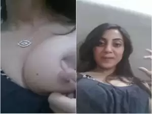 Today Exclusive- Horny Paki Girl Sucking Her Boobs
