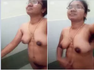Exclusive- Horny Indian Bhabhi Shower Selfie