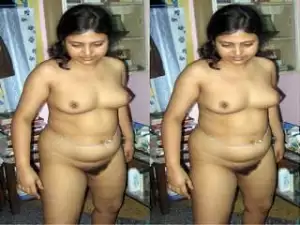 Today Exclusive- Sexy Boudi Showing Her Boobs On Video Call