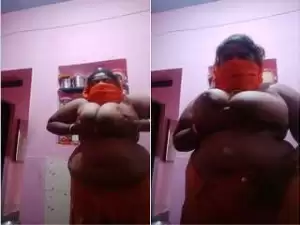 Today Exclusive- Horny Desi Bhabhi Play With Her Big Boobs