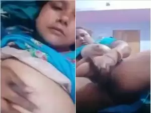 Today Exclusive- Horny Desi Bhabhi Masturbating with amazing expression