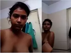 Today Exclusive- Cute Desi Girl Bathing