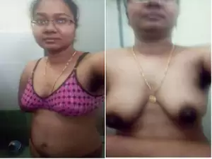 Hot indian Aunty Strp Her Bikini and Showing Her Boobs and Pussy