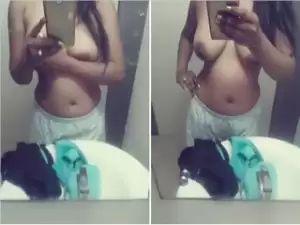 Exclusive- Sexy Indian Girl Strip her Bra And Capture Boob Selfie For BF