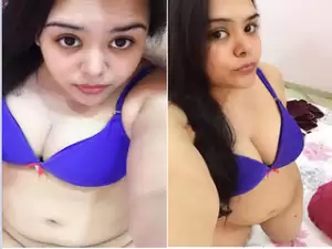 Exclusive- Sexy Punjabi Bhabhi Bathing