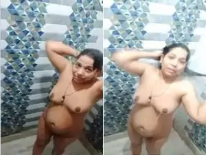 Today Exclusive-Desi Bhabhi Bathing Part 2
