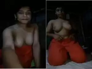Today Exclusive- Cute Girl Record Her Fingerring Selfie