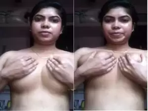 Today Exclusive-Horny Mallu Girl Play with Her Big Boobs