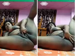 Horny Bangla Girl Fingering Selfie