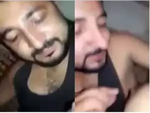 Today Exclusive- Desi Guy Sucking Wife Boobs