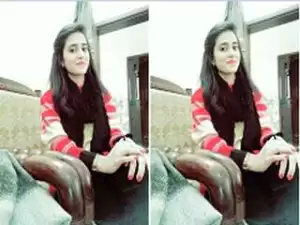 Today Exclusive-Hot PaKi Girl Showing Boobs and Pussy On Video Call part 2