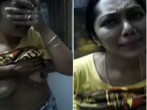 Hot Indian Girl Boobs Capture By Hubby