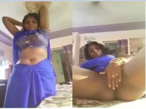 Today Exclusive-Horny Tamil Bhabhi Showing Pussy
