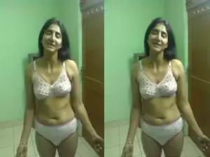 Today Exclusive- Sexy Paki Girl Boobs Record By Lover