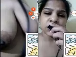 Today Exclusive- Paki Bhabhi Showing Boobs and Pussy On Video Call