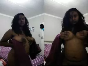 Today Exclusive-Sexy NRI Bhabhi Record Nude Video