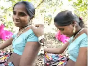 Today Exclusive- Desi Village Girl Showing Pussy