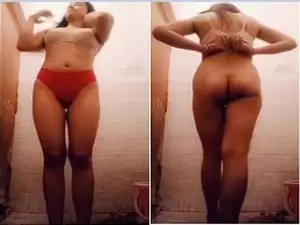Today Exclusive- Sexy Desi Girl Showing her Ass