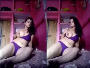 Cute Indian Girl Play with Her Boobs