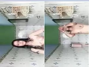 Today Exclusive-Sexy Desi Boudi bathing Part 1