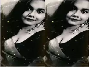 Today Exclusive-Sexy Desi Girl Record her Nude Selfie