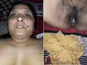Today Exclusive-Horny mature Aunty Boobs and Pussy Record By Hubby