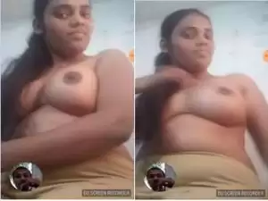 Today Exclusive-Cute Desi Girl Showing Her Boobs