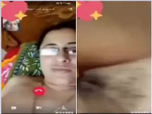 Today Exclusive-Sexy Mallu Bhabhi Showing her Boobs and Pussy