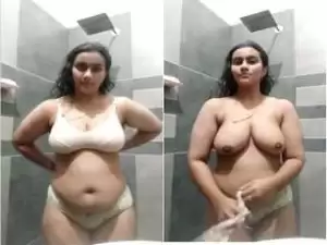 Today Exclusive- Cute Desi Girl Record her Nude Video