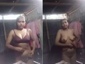 Today Exclusive- Desi Village Girl Showing Her Boobs and Pussy To Lover part 2