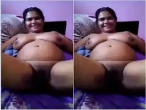 Today Exclusive- Horny Lankan Wife Showing Her Boobs and Pussy