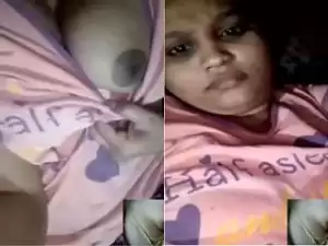 Today Exclusive- Hot Beauty Full Girl Showing Her Boobs