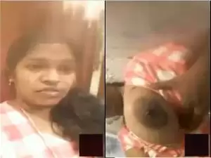 Today Exclusive- Horny Desi BhabhiShowing Her Boobs