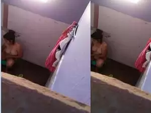 Today Exclusive- Sexy Desi Girl bathing Capture By Hidden Cam