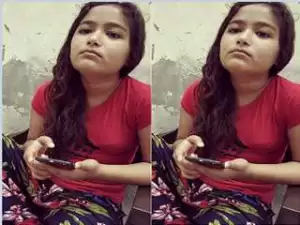 Today Exclusive- Super Cute Desi Girl Bathing