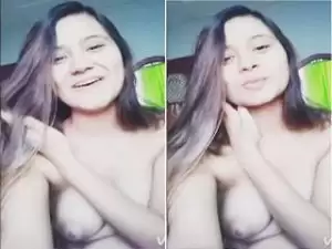 Today Exclusive-Cute Girl Showing Her Big Boobs