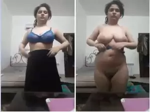 Sexy pak Girl Strip her Cloths and Showing Her Boobs and pussy