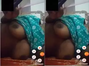 Today Exclusive- CUte Desi Girl Showing Her Boobs On Video Call