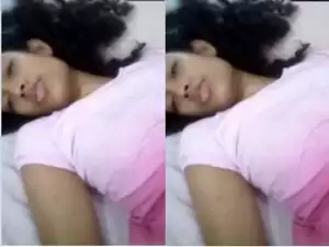 Today Exclusive- Cute lankan Girl Showing Her Boobs and Pussy On Video Call