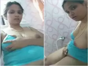 Exclusive- Hot Look Indian Girl Musterbate In Bathroom