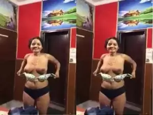 Today Exclusive-Sexy Desi Wife Boobs Record By Hubby
