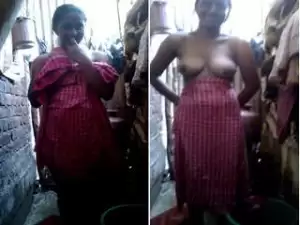 Exclusive- Cute look Bangla Girl Showing Her Boobs