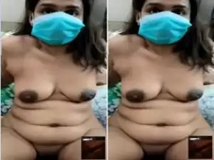 Today Exclusive- Paki Couple Showing Boobs and Pussy On Video Call